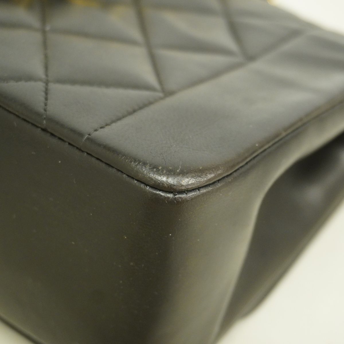 Chanel Shoulder Bag Diana Lambskin Black Gold — view 8