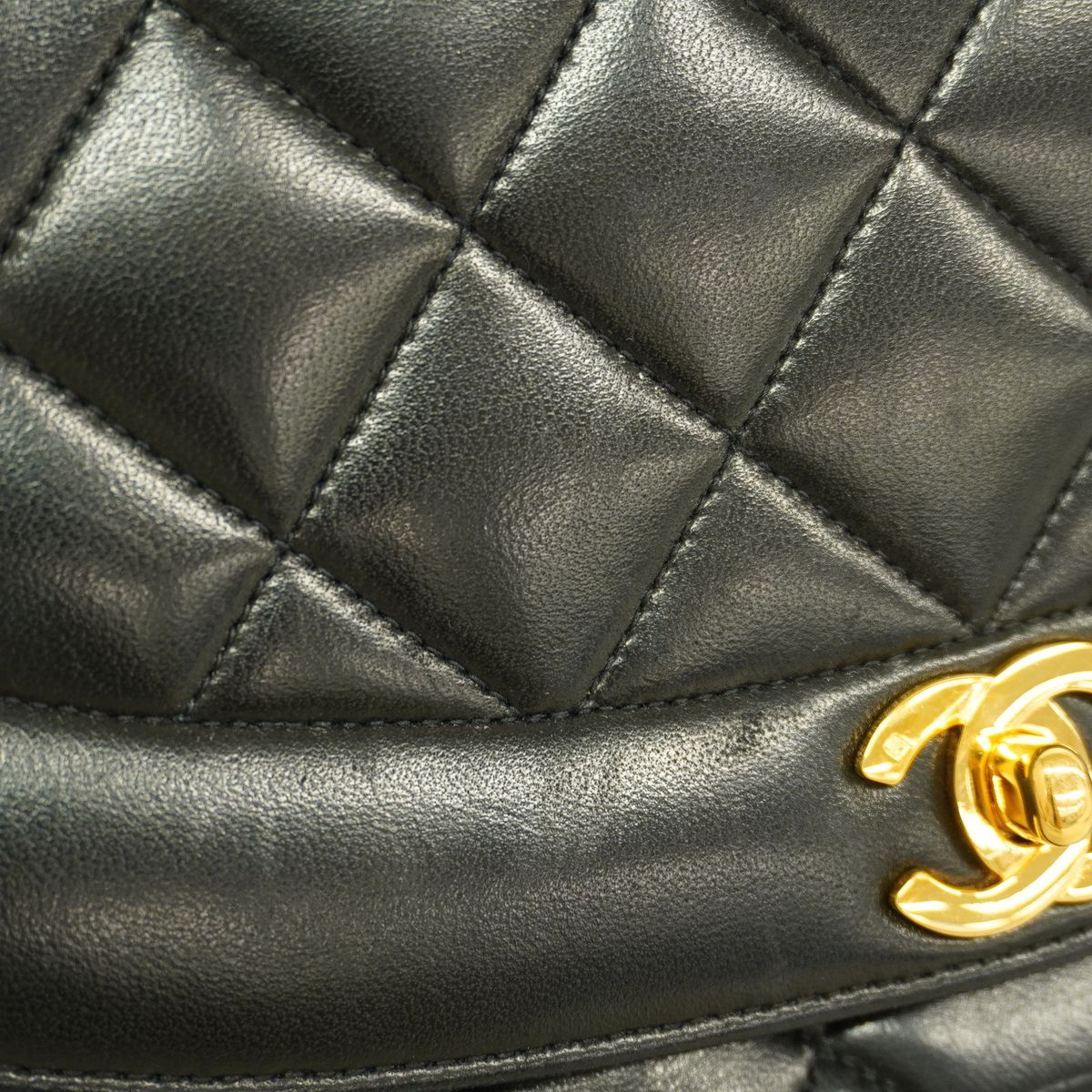 Chanel Shoulder Bag Diana Lambskin Black Gold — view 7