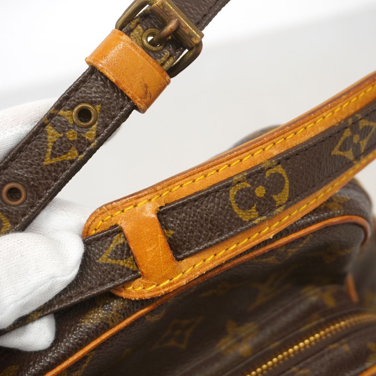 Louis Vuitton Shoulder Bag Monogram Amazon Brown — view 8