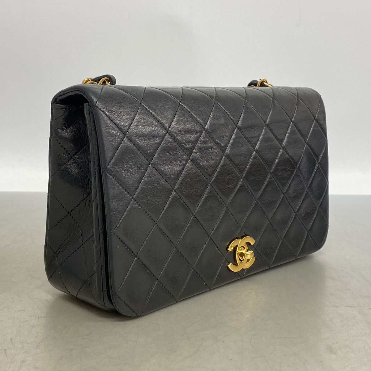 Chanel Shoulder Bag Quilted Lambskin Black Gold — view 2