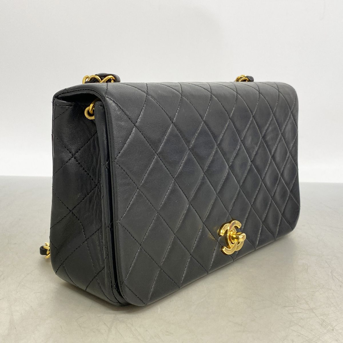 Chanel Shoulder Bag Quilted Lambskin Black Gold — view 2