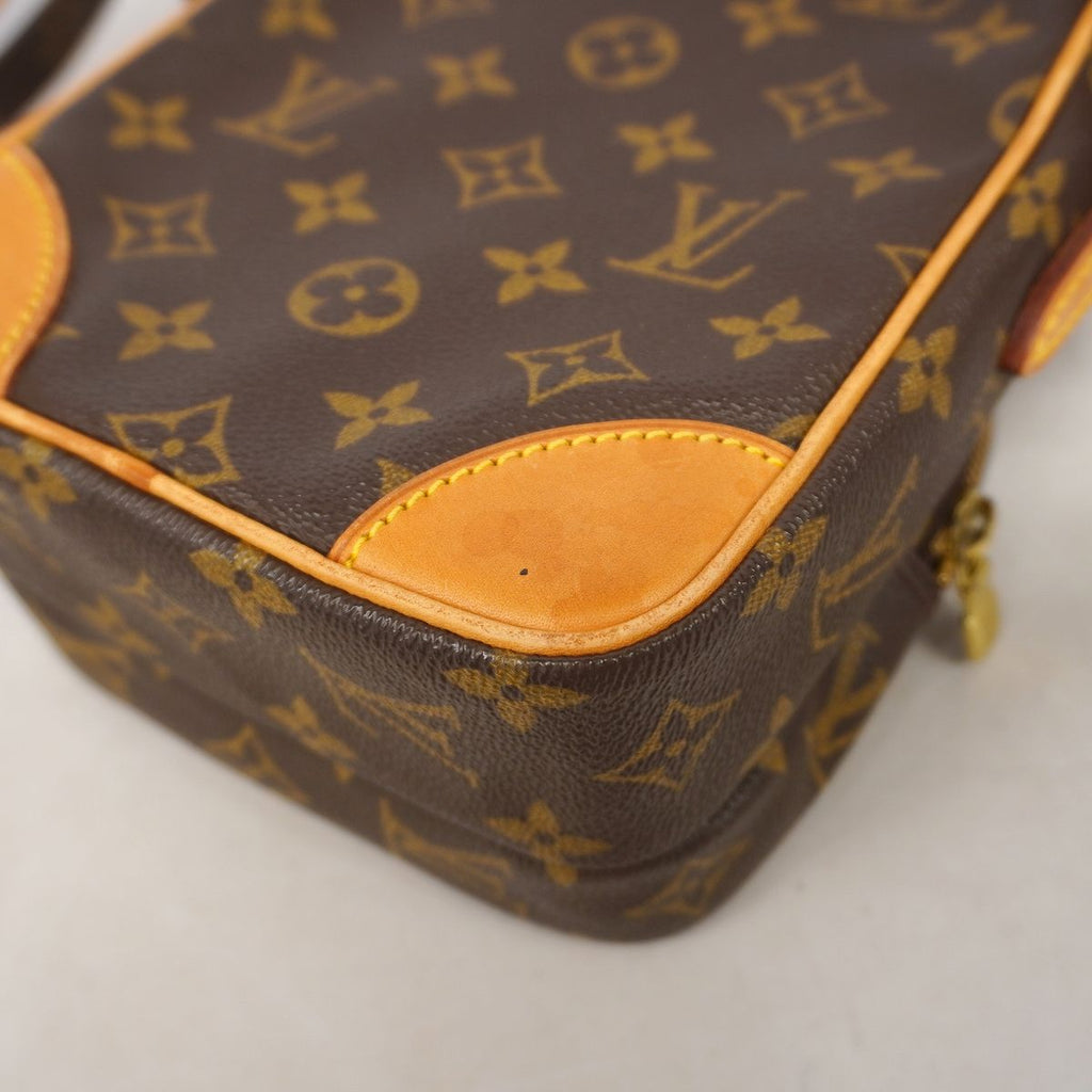 Louis Vuitton Shoulder Bag Monogram Amazon Brown — view 6