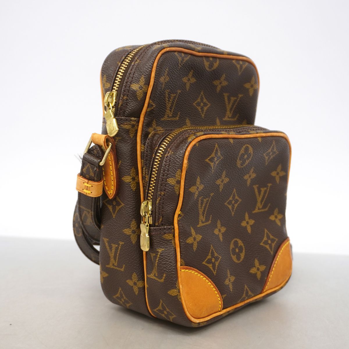 Louis Vuitton Shoulder Bag Monogram Amazon Brown — view 2