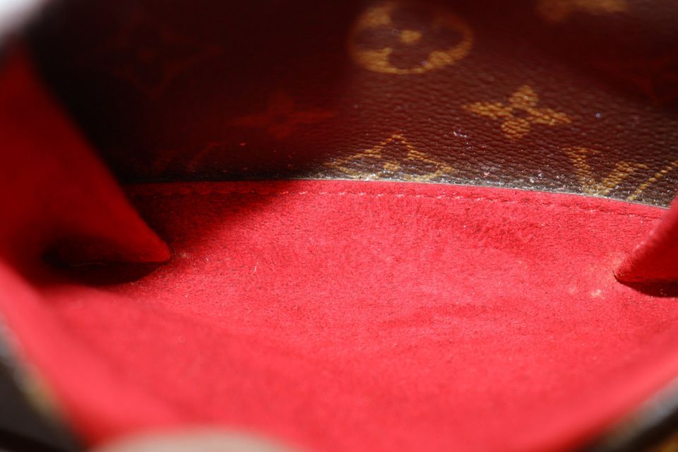 Louis Vuitton Viva-Cite PM Monogram Shoulder Bag — view 7
