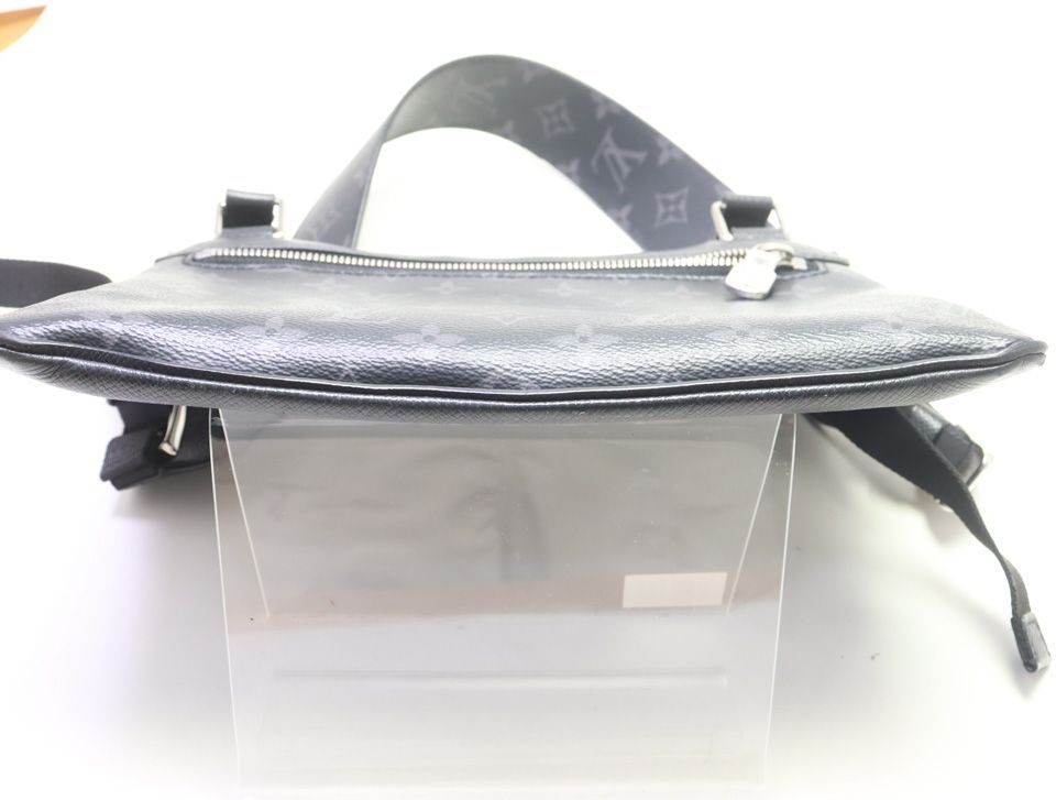 Louis Vuitton Taigarama Flap Messenger Shoulder Bag — view 3