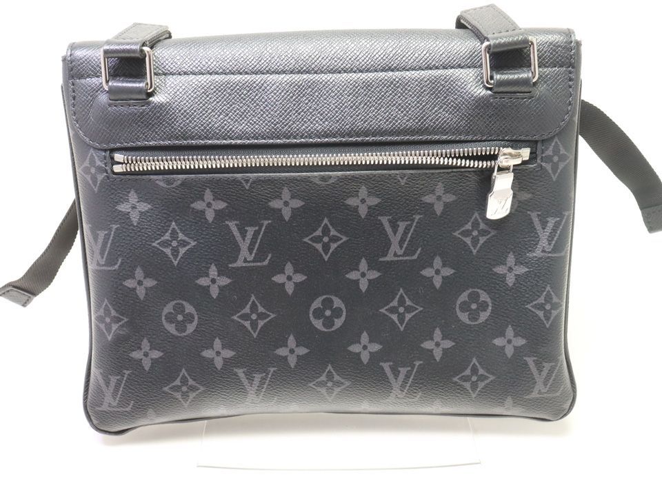 Louis Vuitton Taigarama Flap Messenger Shoulder Bag — view 2