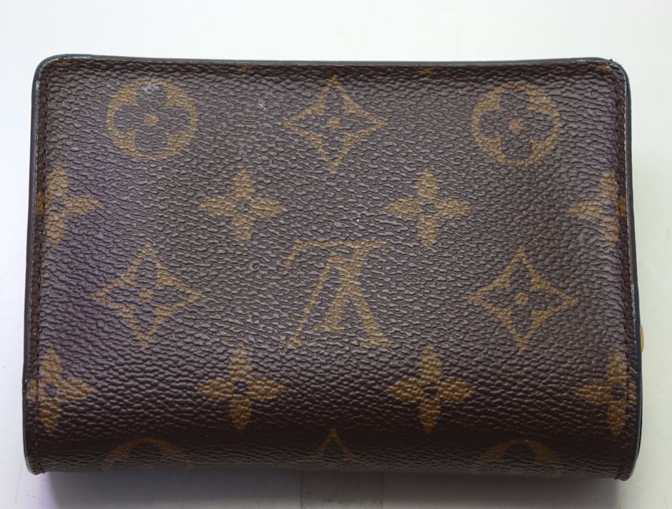 Louis Vuitton Portefeuille Juliette Monogram Reverse Bifold Wallet — view 2