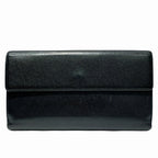 Chanel Coco Buttons Wallet Leather — view 2