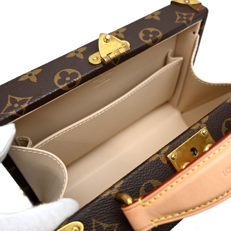 Louis Vuitton Shoulder Bag — view 6