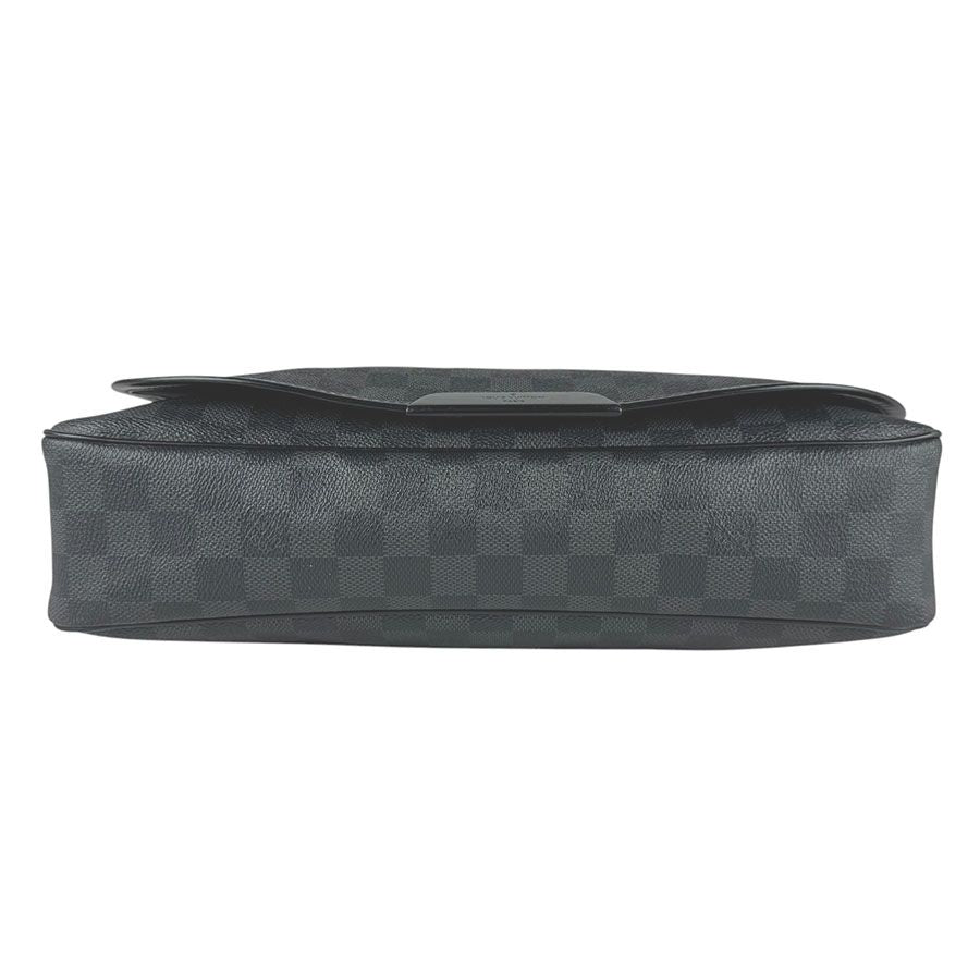 Louis Vuitton Shoulder Bag Damier Graphite Daniel MM — view 4