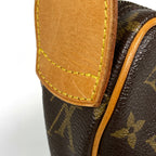 Louis Vuitton Croissant MM Shoulder Bag Monogram Brown — view 4