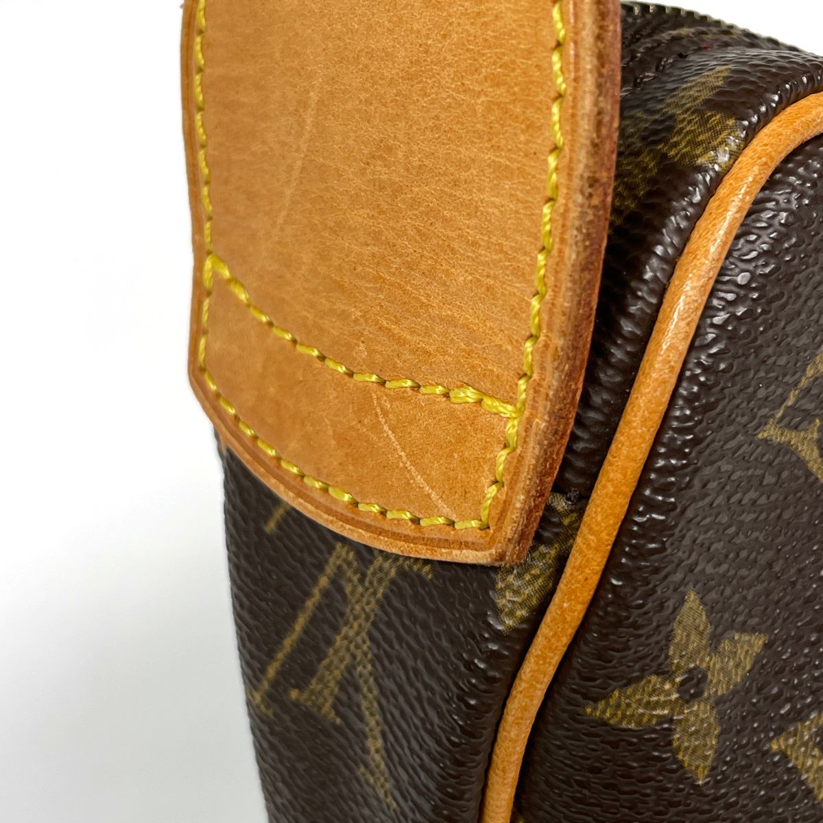 Louis Vuitton Croissant MM Shoulder Bag Monogram Brown — view 4