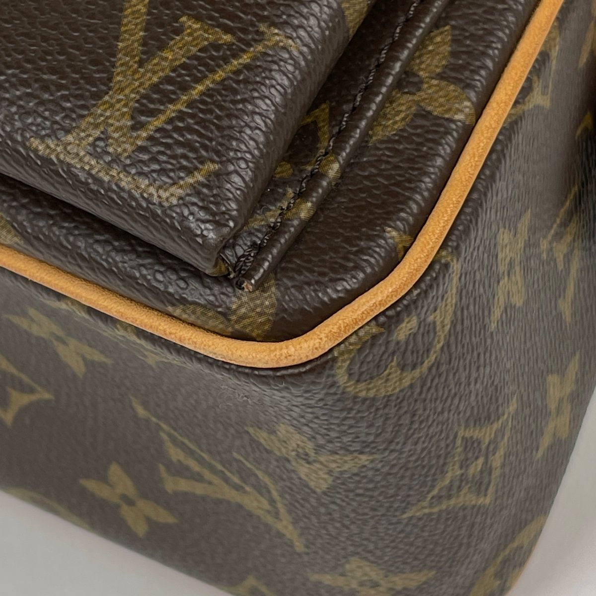 Louis Vuitton Viva-Cite MM Shoulder Bag Monogram Brown — view 3