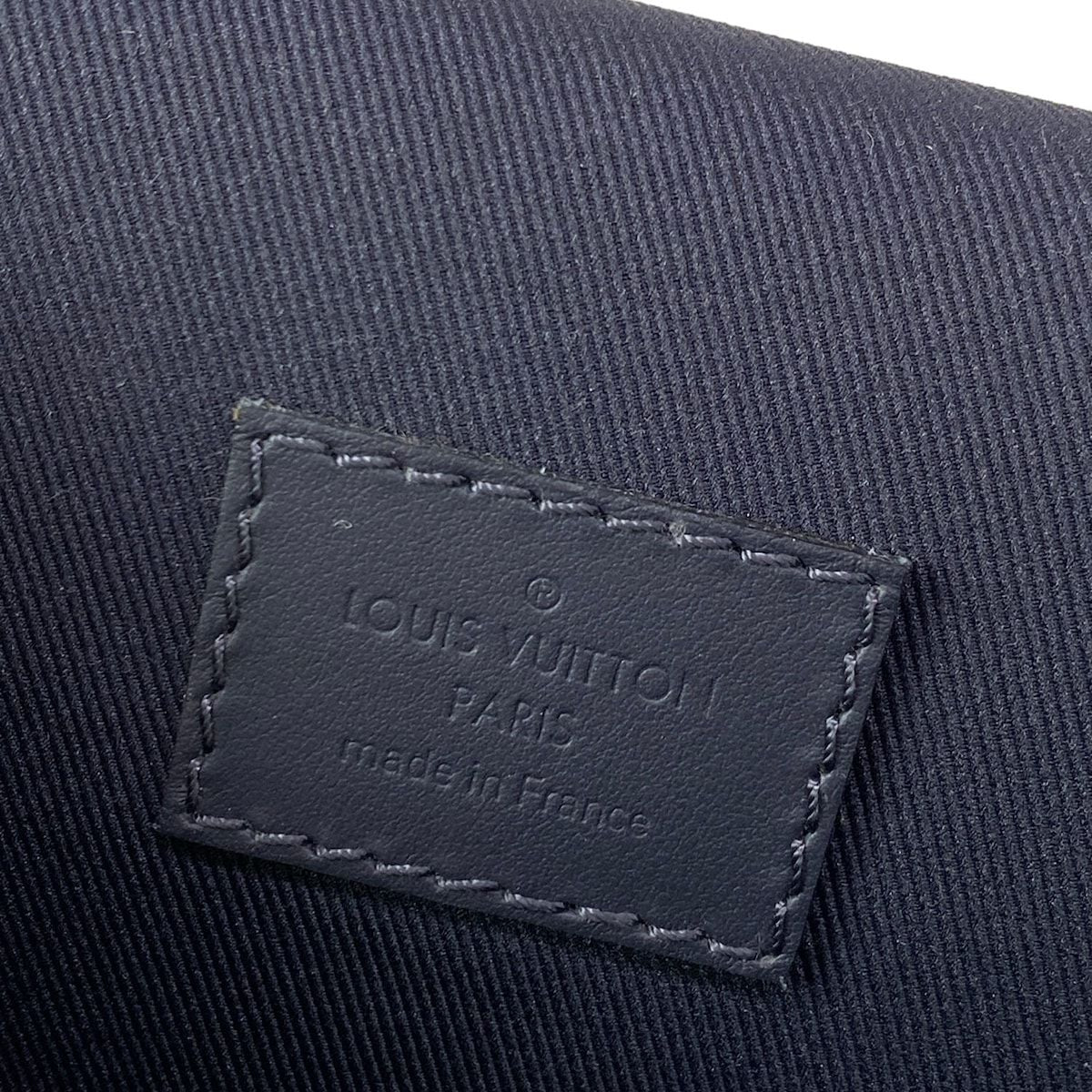 Louis Vuitton Wallet LV Aerogram Fast Line Wearable Blue Marine on Chain — view 6