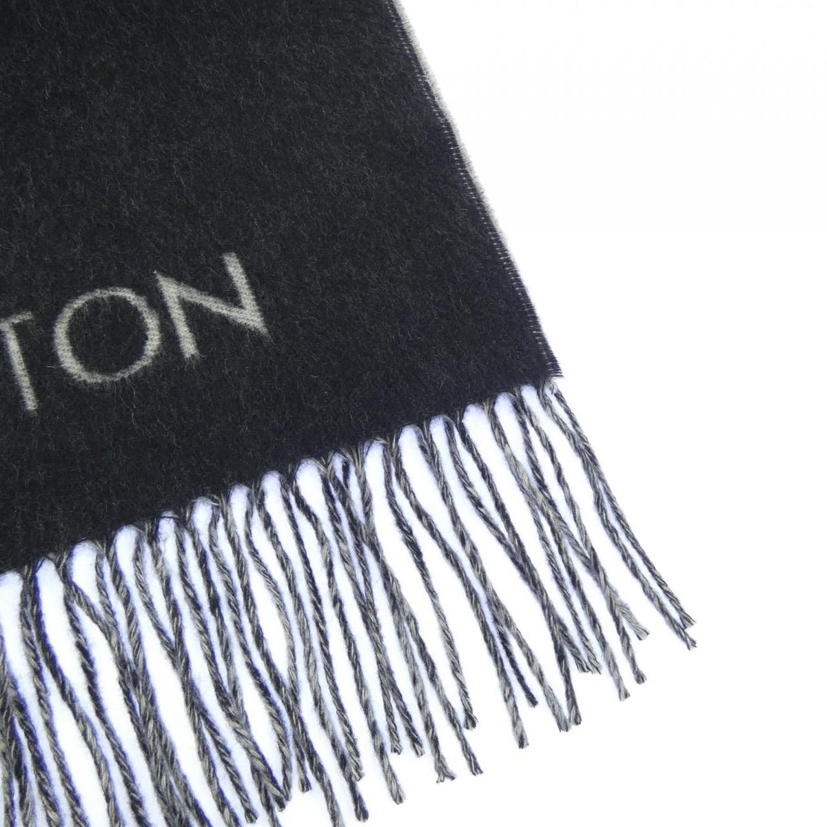 Louis Vuitton Reykjavik Scarf — view 2