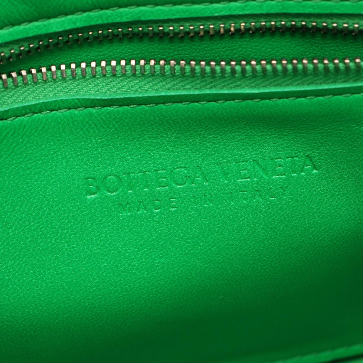 Bottega Veneta Shoulder Bag Cassette Crossbody Maxi Intrecciato Green Leather — view 4