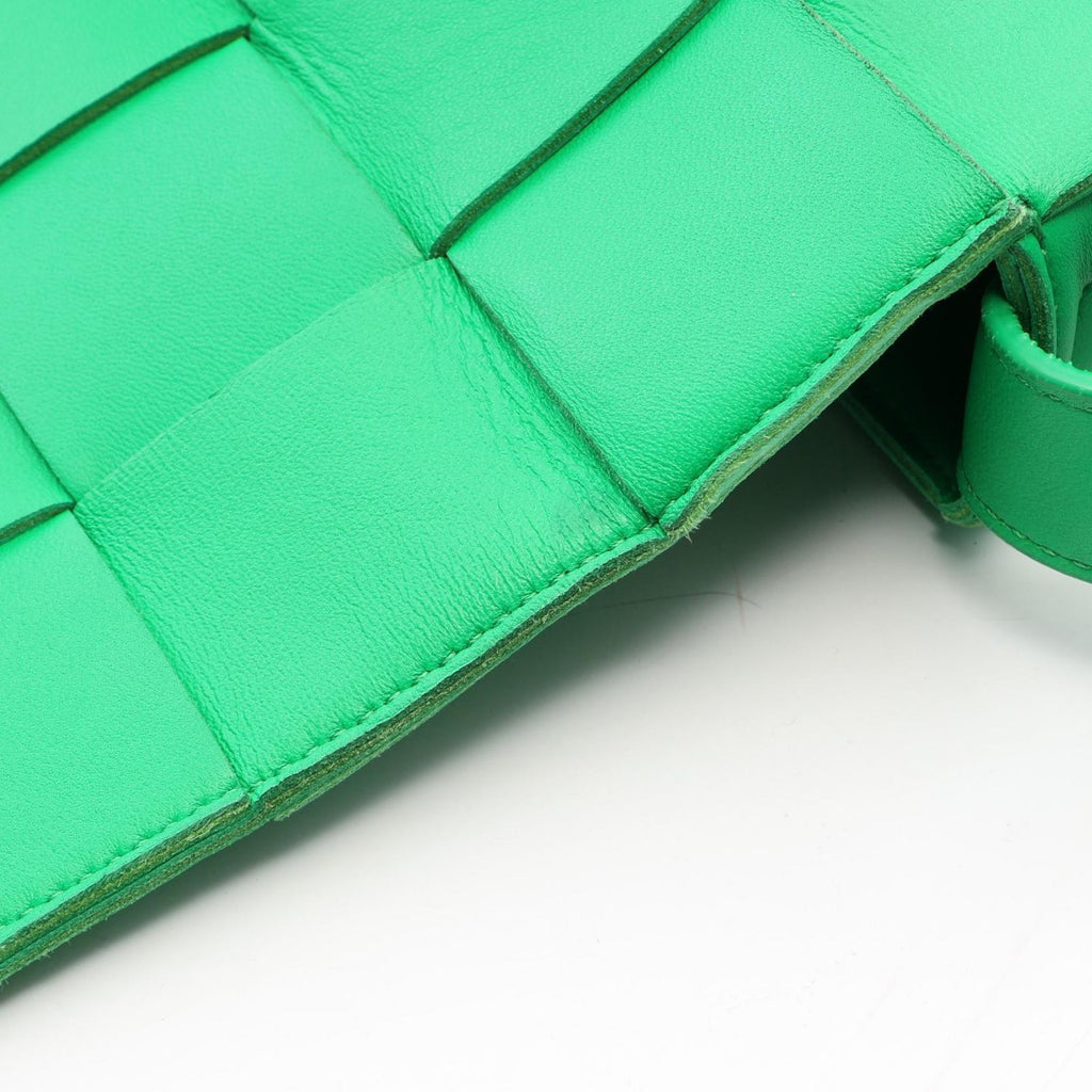 Bottega Veneta Shoulder Bag Cassette Crossbody Maxi Intrecciato Green Leather — view 8