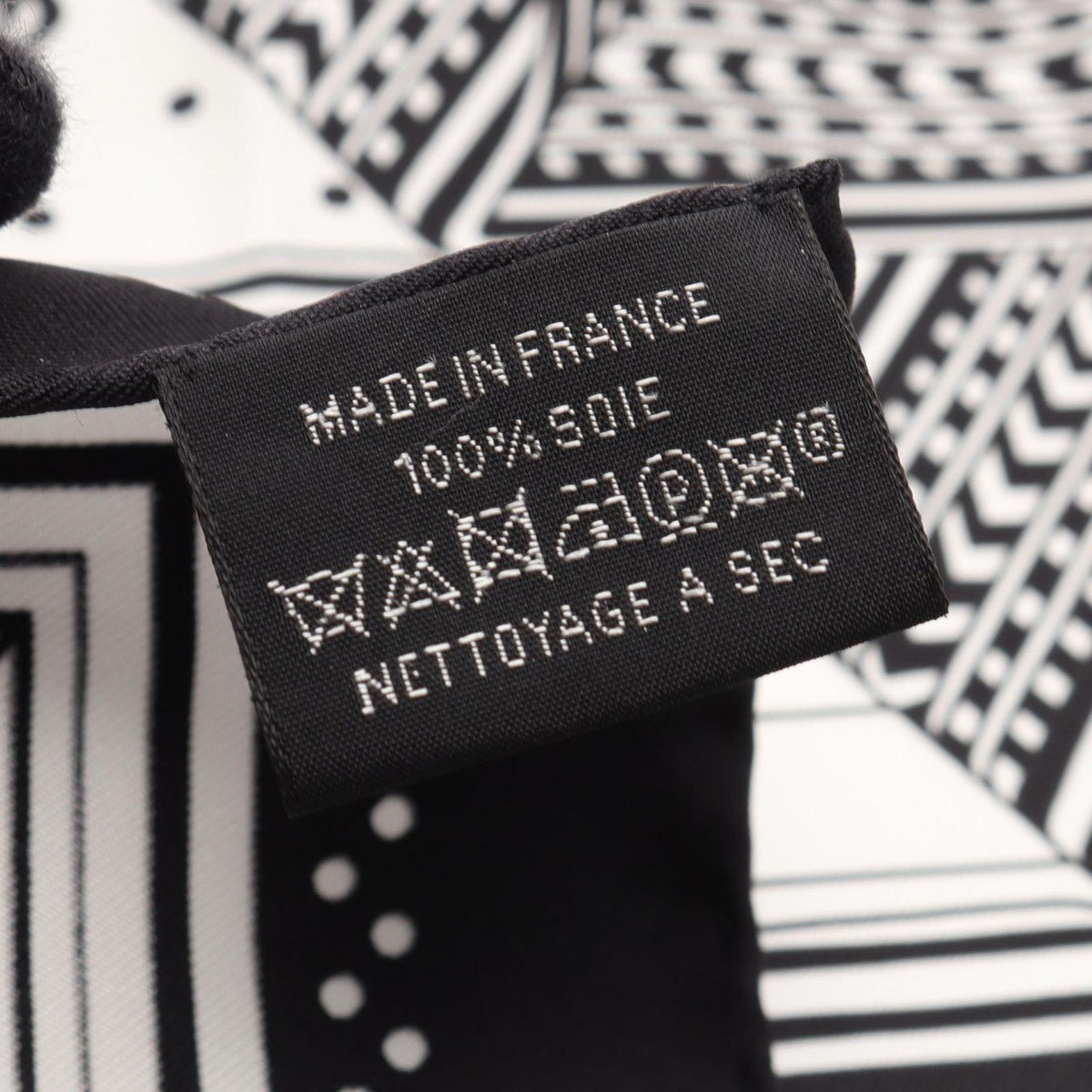 Hermes Scarf Carre 55 Sangles en Zigzag Silk — view 3