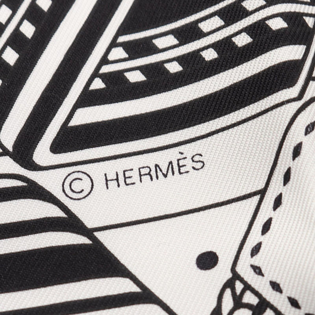 Hermes Scarf Carre 55 Sangles en Zigzag Silk — view 2