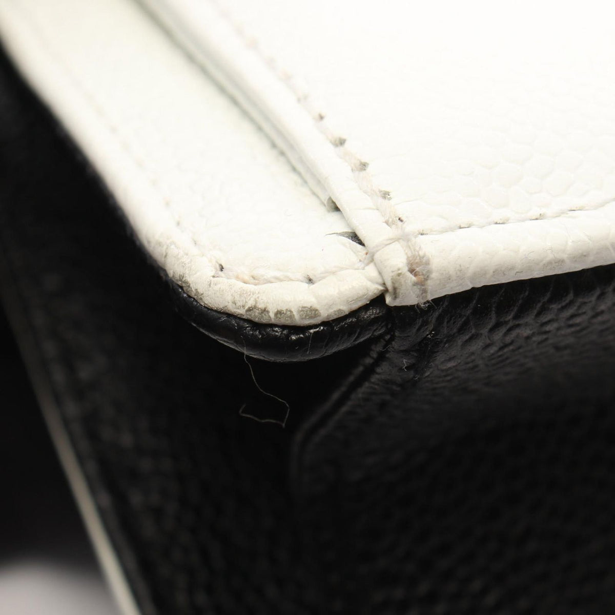 Chanel Tote Bag 2.55 White Black Caviar Leather — view 6