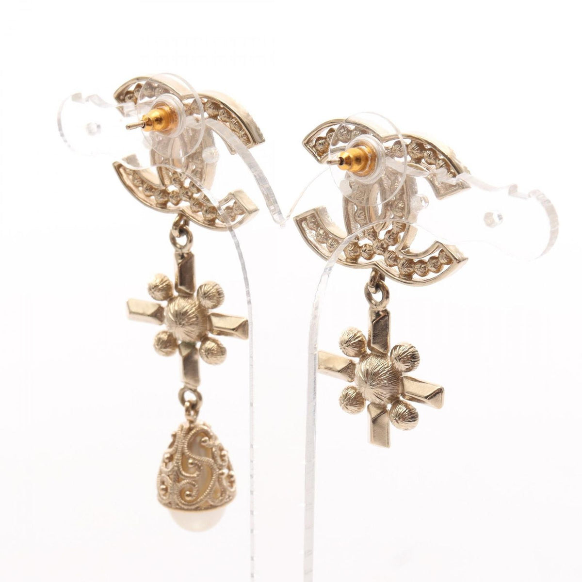 Chanel Earrings CC Logo — view 2