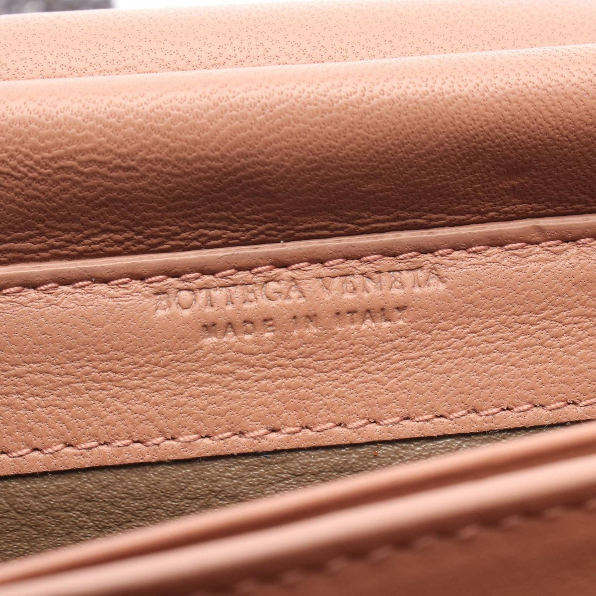 Bottega Veneta Shoulder Bag Intrecciato Pink Beige Lambskin Chain Wallet — view 4