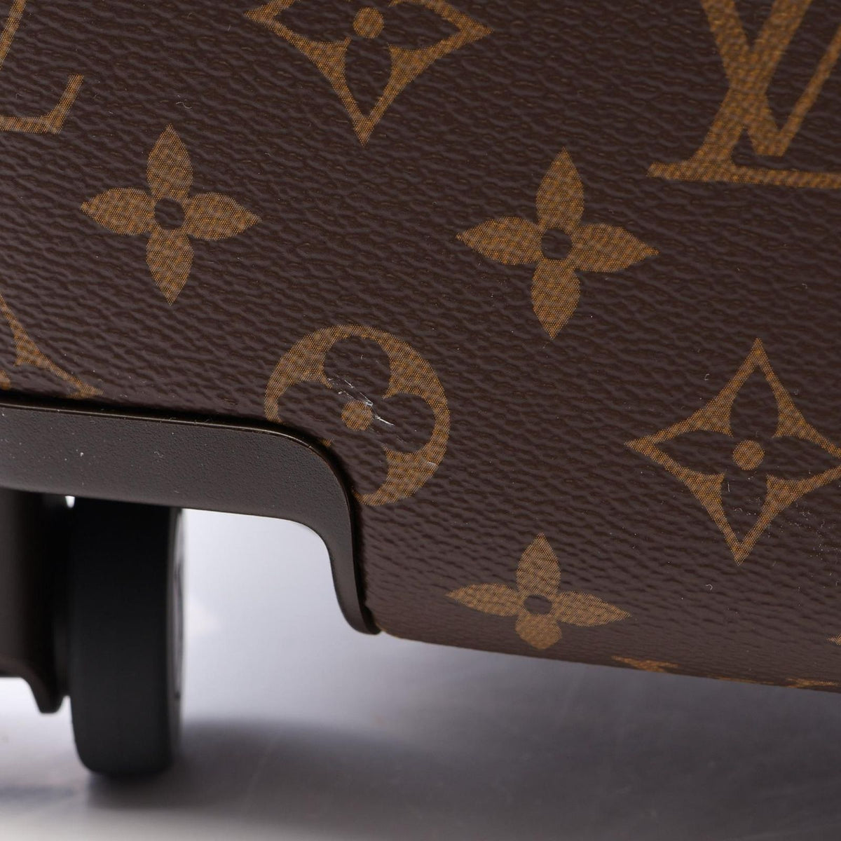 Louis Vuitton Travel Bag Horizon 55 Leather — view 8