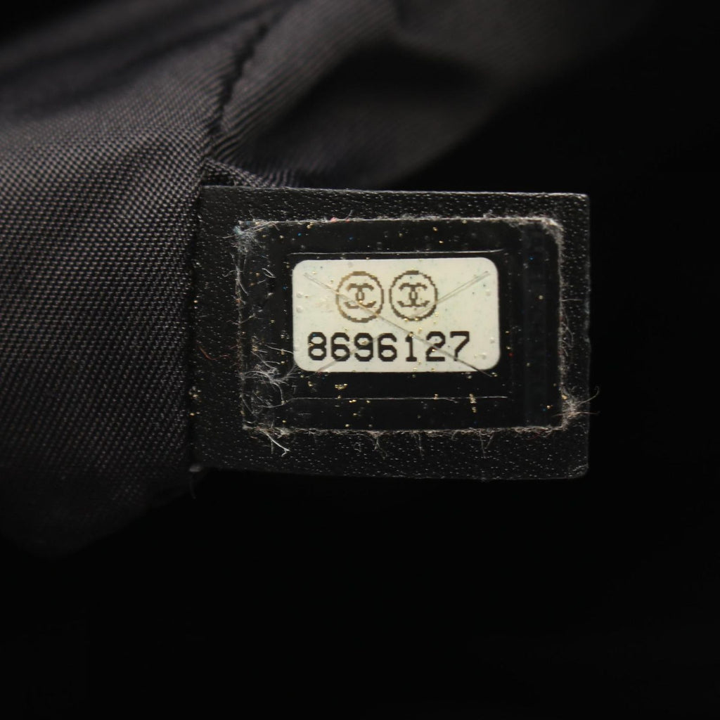Chanel Tote Bag New Travel Line MM Black Leather MM — view 5
