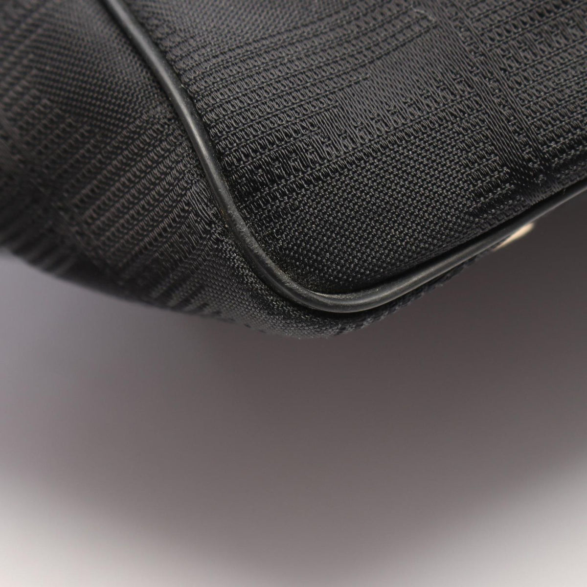 Chanel Tote Bag New Travel Line MM Black Leather MM — view 6