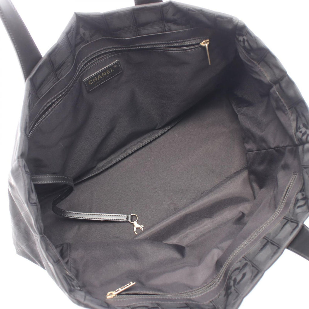 Chanel Tote Bag New Travel Line MM Black Leather MM — view 3