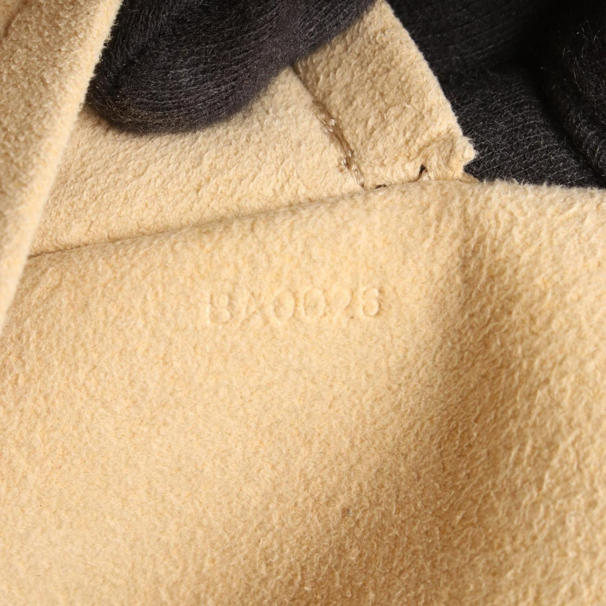 Louis Vuitton Handbag Manhattan GM Monogram Leather — view 5
