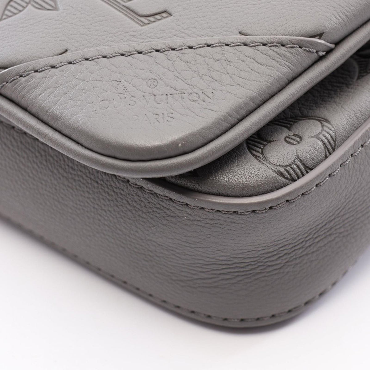 Louis Vuitton Shoulder Bag Trio Messenger Monogram Shadow Gray Leather — view 5