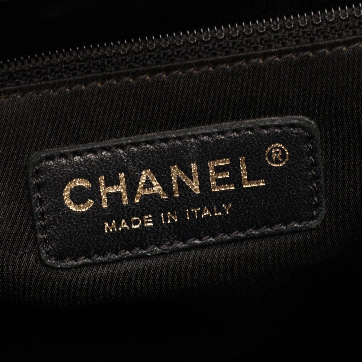 Chanel Tote Bag Quilted Grand Shopping GST Black Caviar Leather GST Chain — view 4