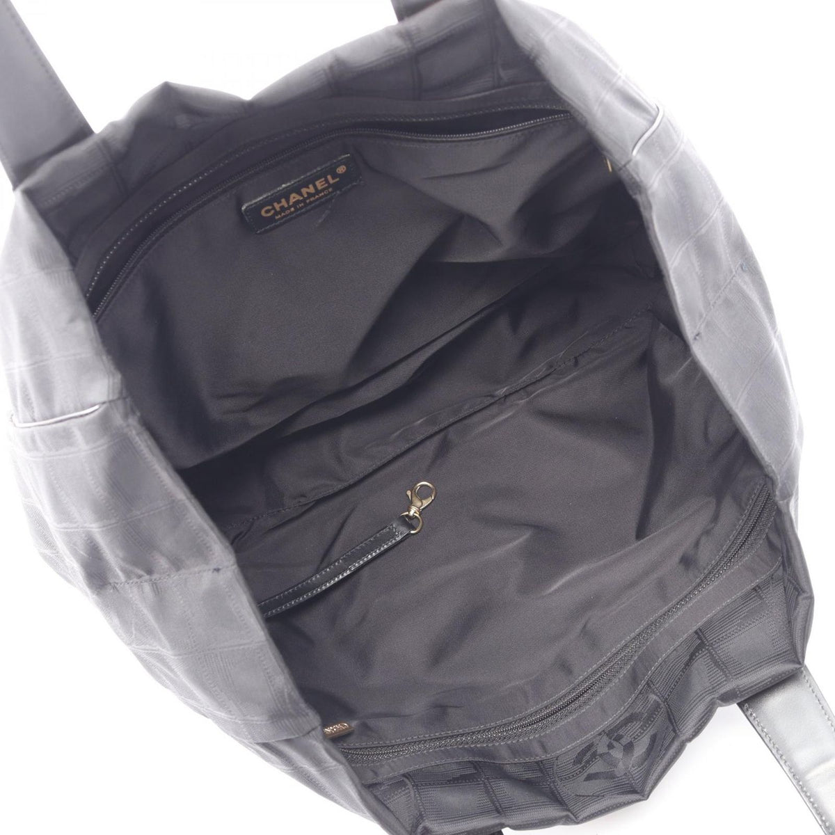 Chanel Tote Bag New Travel Line MM Black Leather MM — view 3