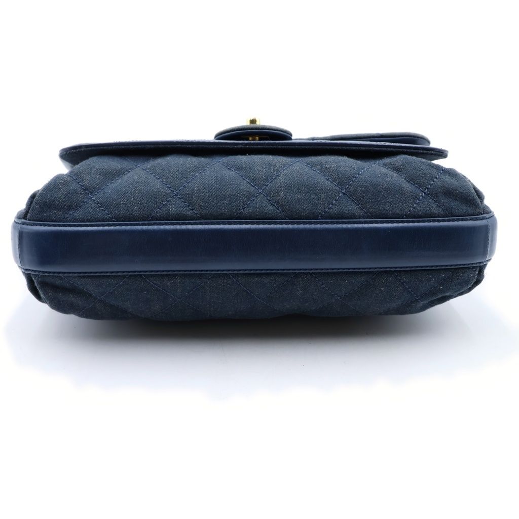 Chanel Quilted Denim Chain Shoulder Bag Indigo Blue Leather Gold — view 4