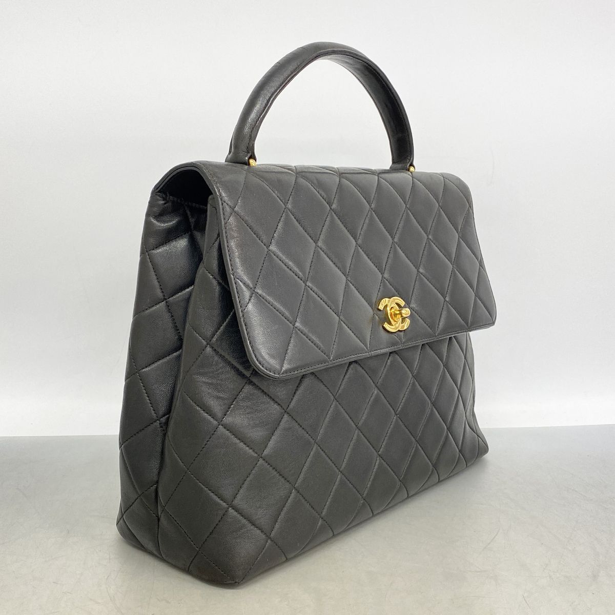 Chanel Handbag Quilted Lambskin Black Gold — view 2