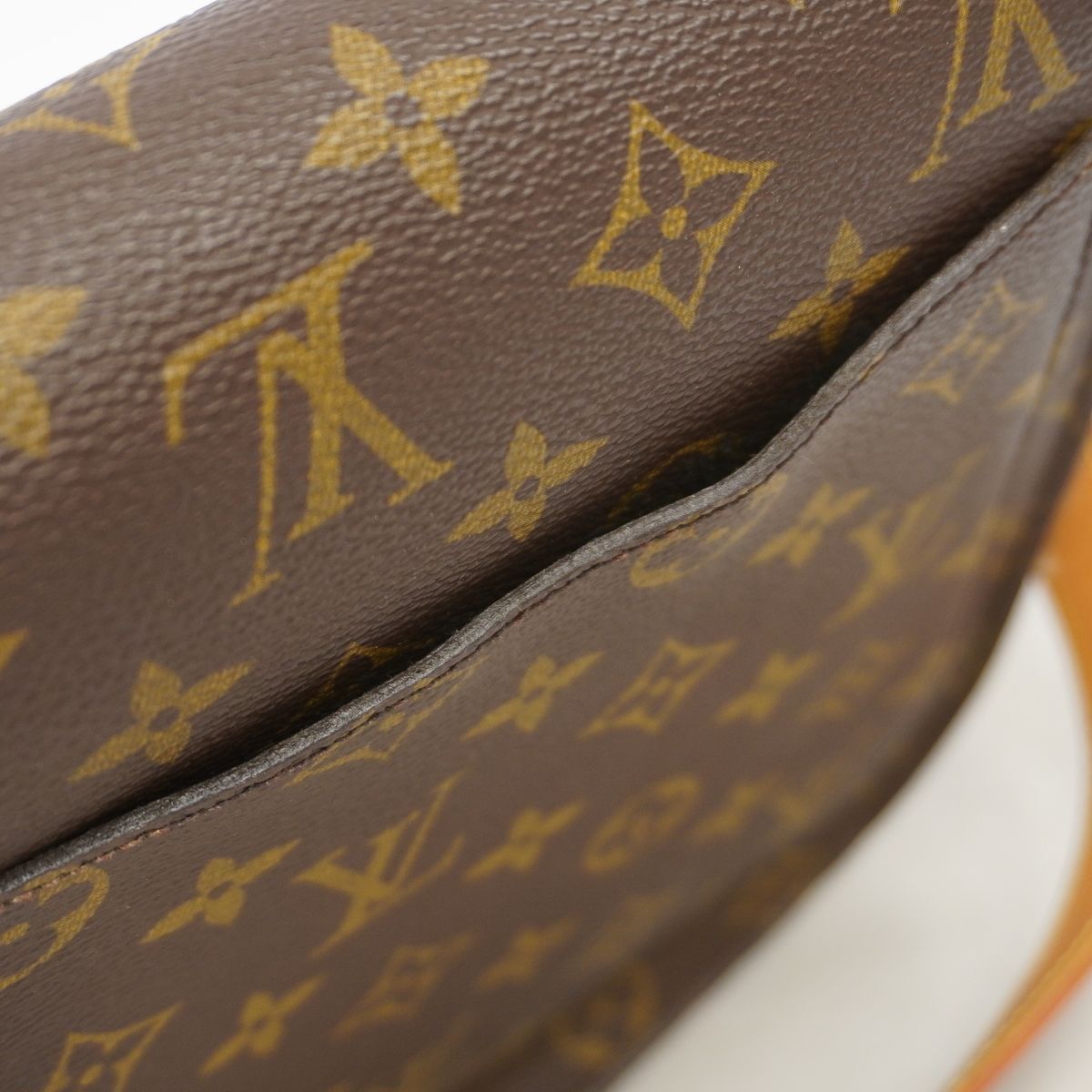 Louis Vuitton Shoulder Bag Monogram Saint-cloud GM Brown — view 8