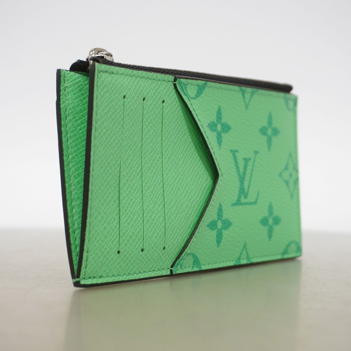 Louis Vuitton Taigarama Coin Card Holder Minty Green — view 2