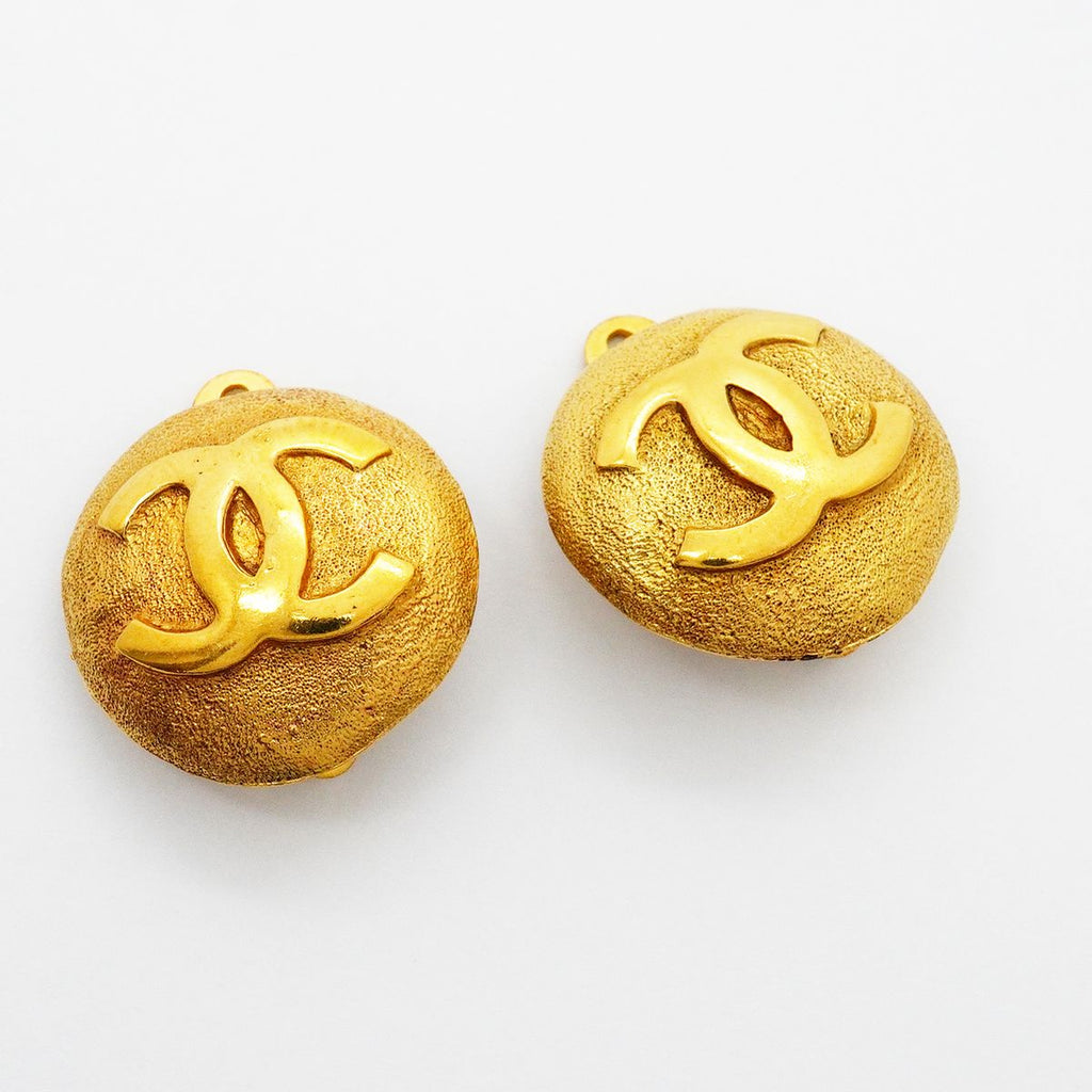 Chanel Earrings Vintage CC Logo Round Circle Gold Plated — view 2