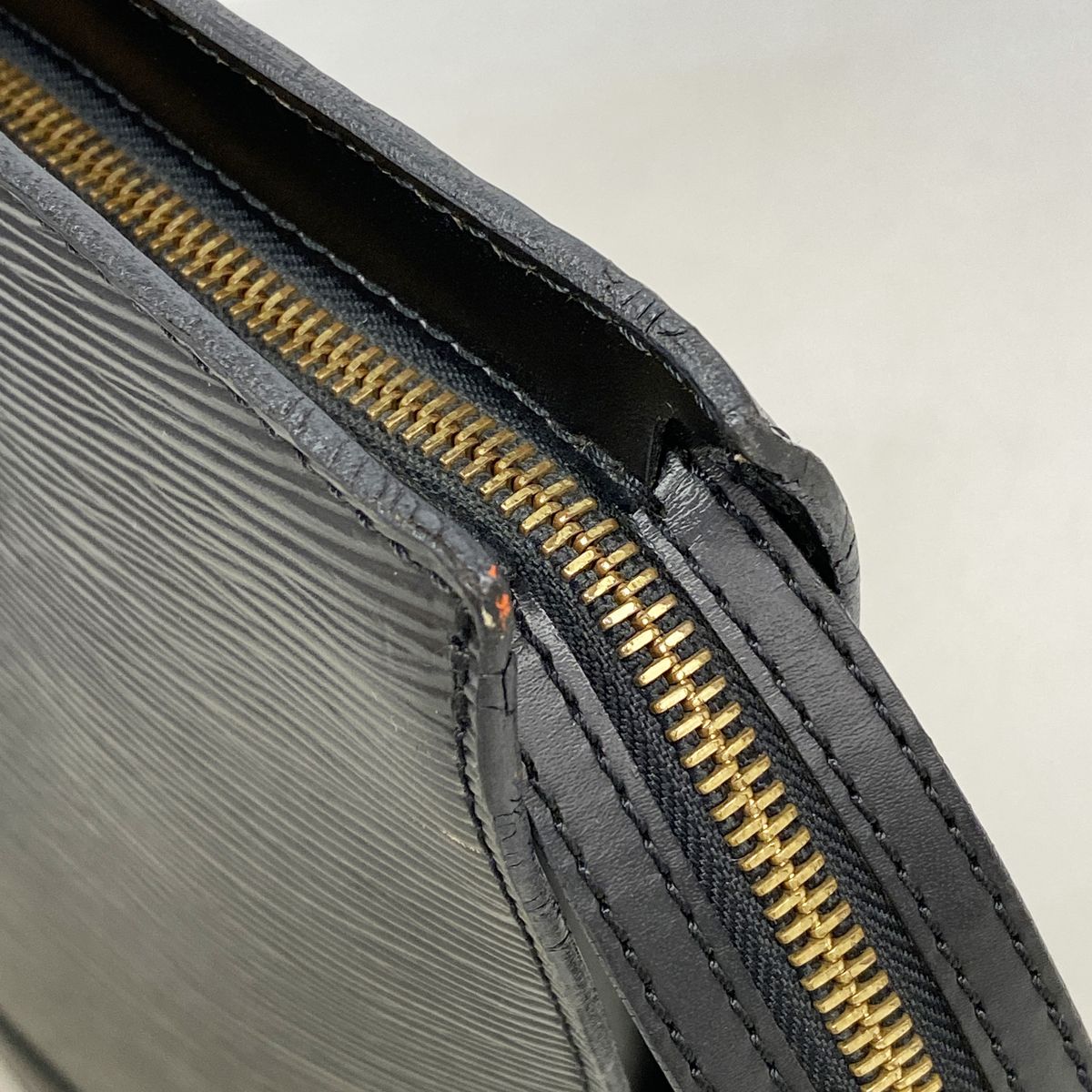 Louis Vuitton Handbag Epi Saint Jacques Noir — view 6