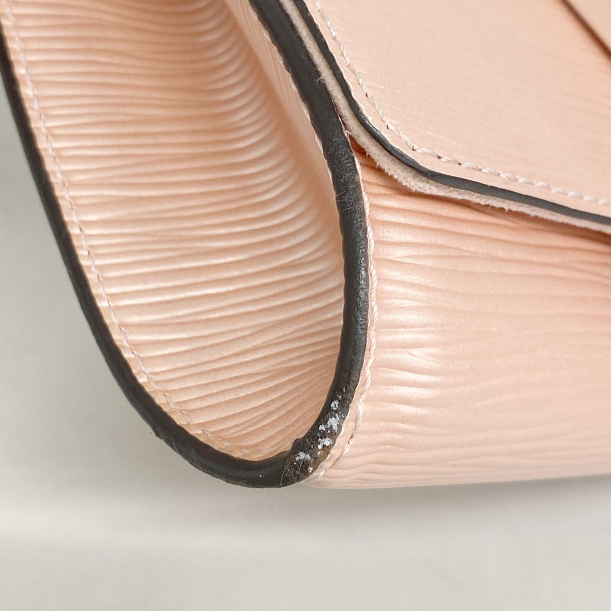 Louis Vuitton Shoulder Bag Epi Pochette Louise PM Rose Clair — view 6