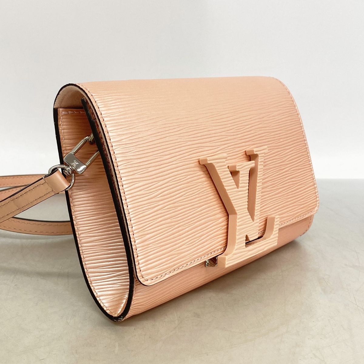 Louis Vuitton Shoulder Bag Epi Pochette Louise PM Rose Clair — view 2
