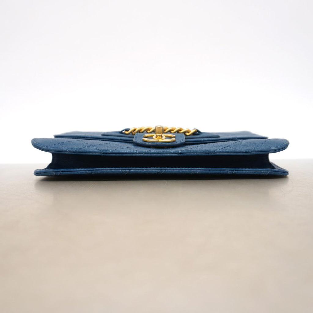 Chanel Shoulder Bag Quilted Leather Blue Gold — view 3