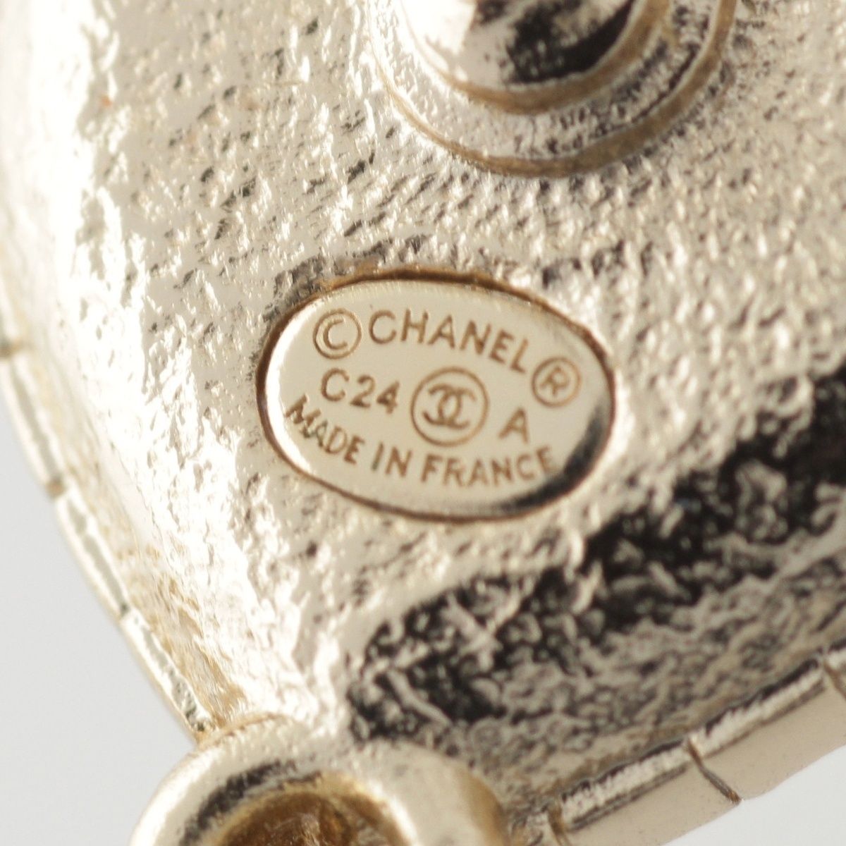 Chanel CC Logo Rhinestone Heart Earrings White — view 8