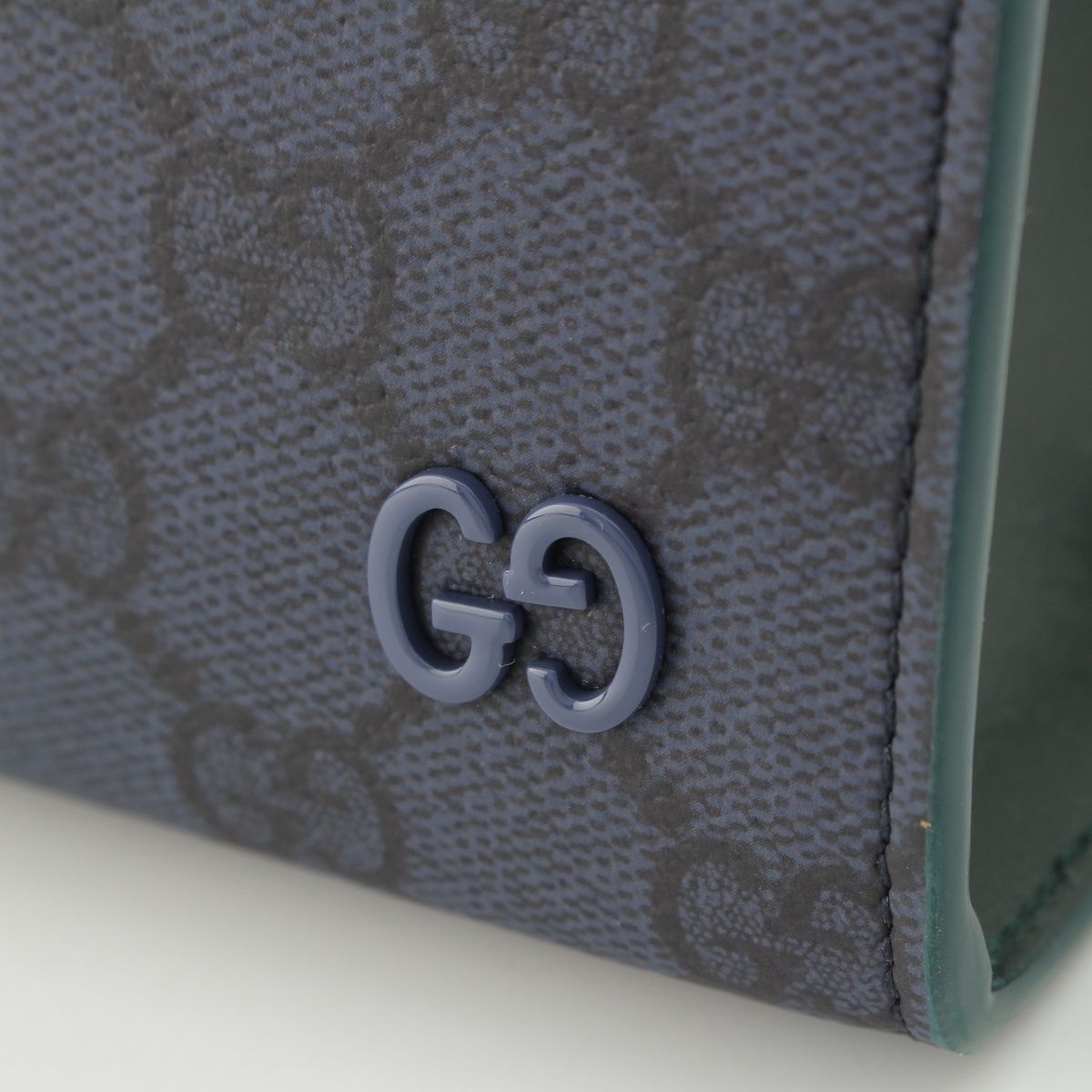 Gucci GG Supreme Medium Bicolor Silver Clutch Pouch Blue Navy Green — view 8