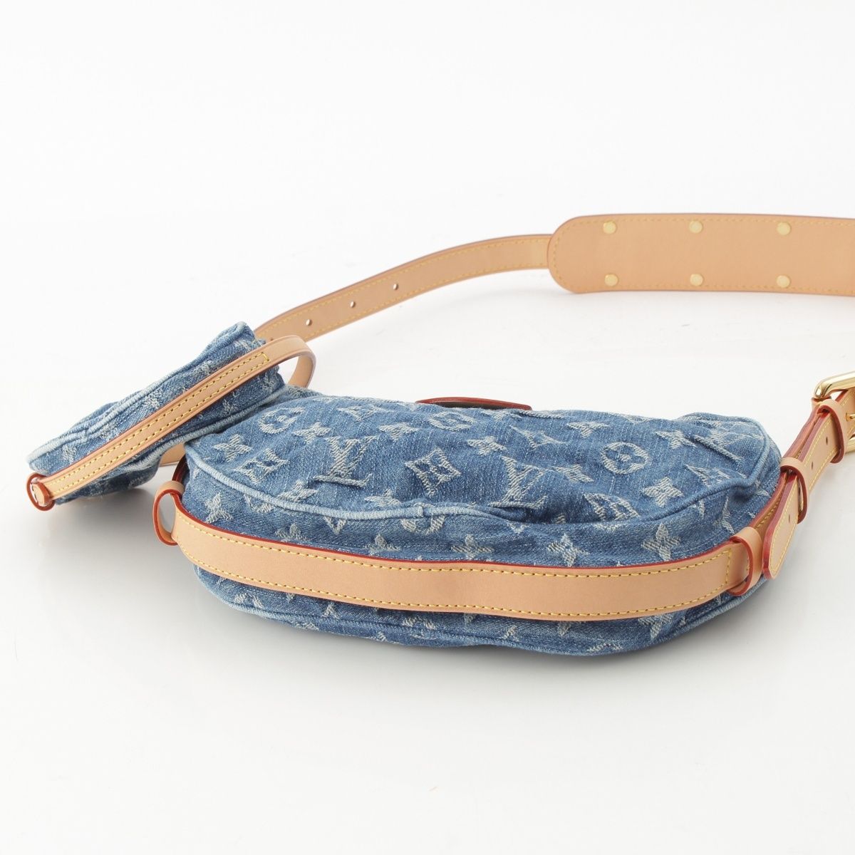 Louis Vuitton Croissant MM Monogram Denim LV Mix Shoulder Bag Blue — view 6