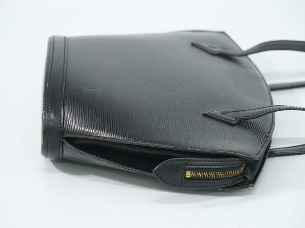 Louis Vuitton LV Saint Jacques Poignet Long Epi Leather Shoulder Bag Noir Black — view 4