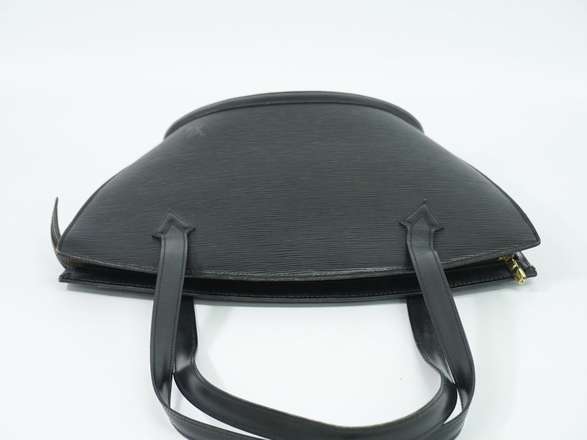 Louis Vuitton LV Saint Jacques Poignet Long Epi Leather Shoulder Bag Noir Black — view 5