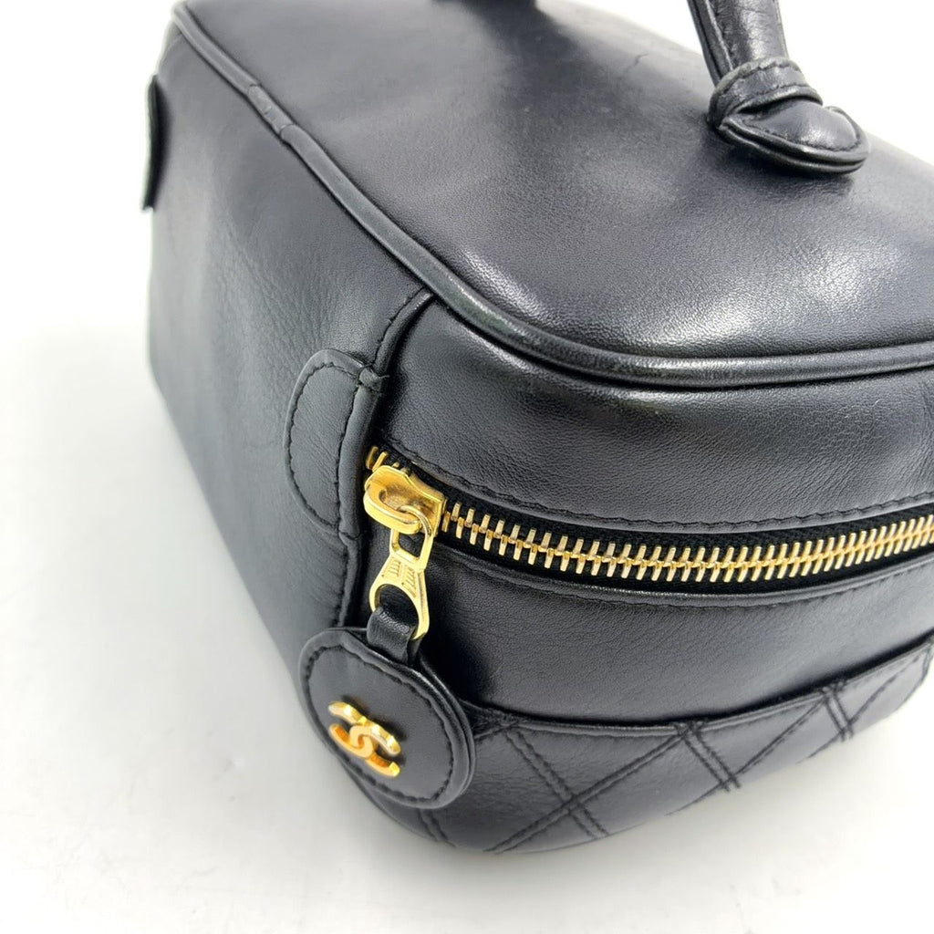 Chanel Bicolor Vanity Bag Leather Black Handbag Gold — view 8