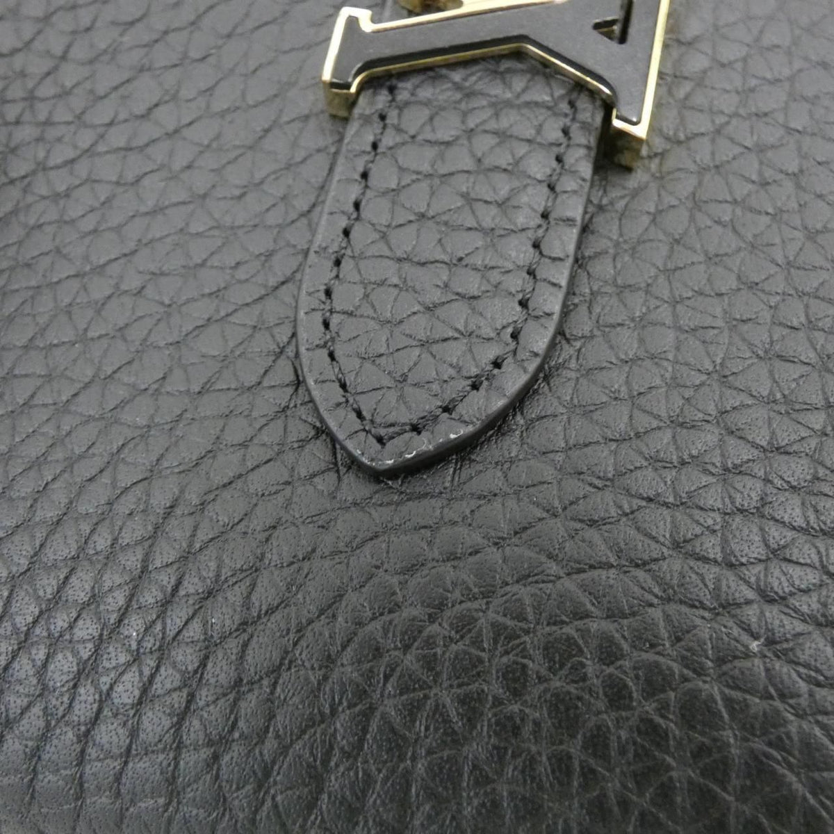 Louis Vuitton Taurillon LV Vertical Wallet — view 3